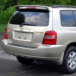 Задний бампер в цвет кузова Toyota HighLander XU20 (2001-2007)